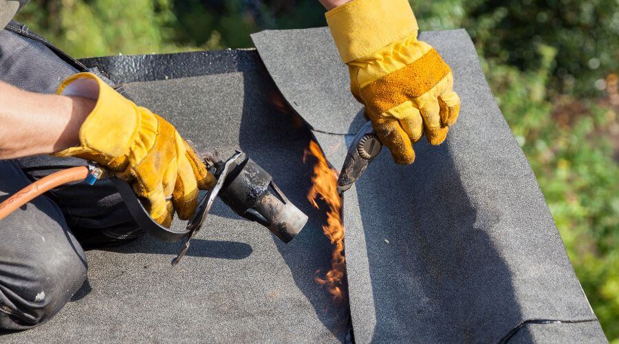 Professional gutter cleaning in Arnold, KS